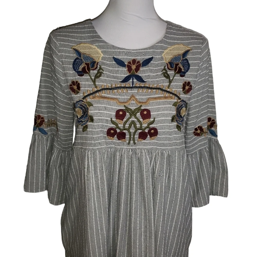 Orange Creek Gray Striped Floral Embroidered Dress Sz Medium Bell Sleeve Cotton - Picture 2 of 14